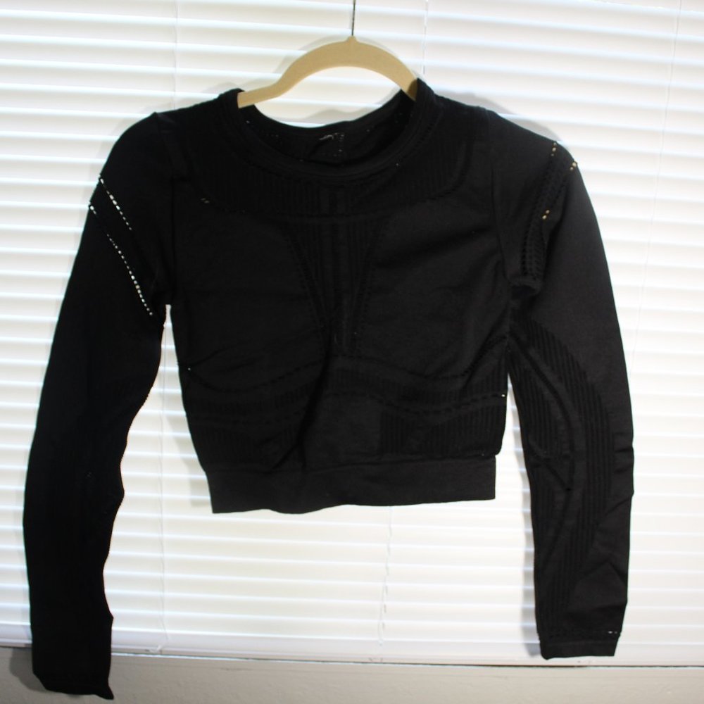 Black Crop workout top